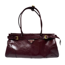 Кожаная сумка среднего размера Prada